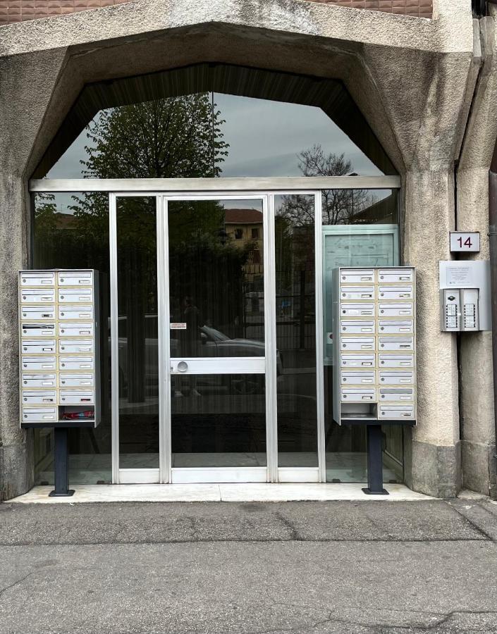 Bilocale In Centro - 10Km Da Malpensa Apartment Gallarate Bagian luar foto