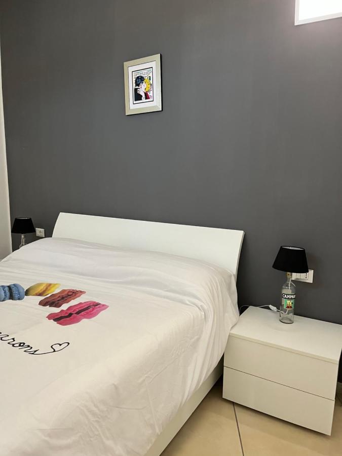 Bilocale In Centro - 10Km Da Malpensa Apartment Gallarate Bagian luar foto