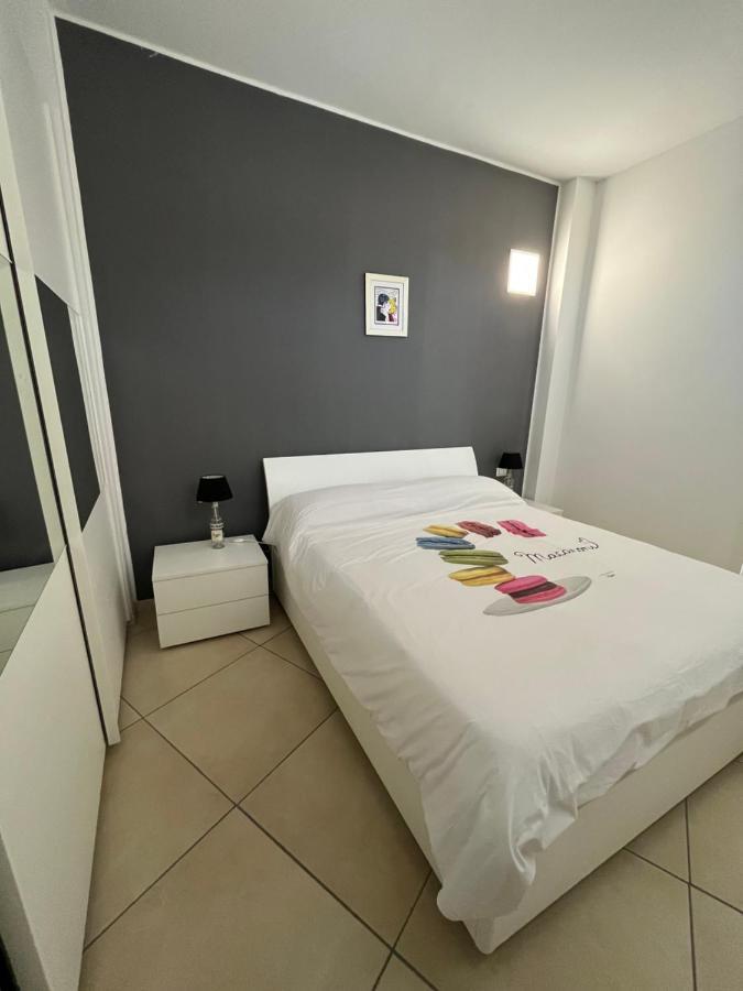 Bilocale In Centro - 10Km Da Malpensa Apartment Gallarate Bagian luar foto