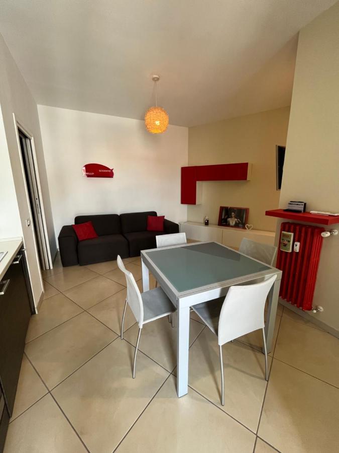 Bilocale In Centro - 10Km Da Malpensa Apartment Gallarate Bagian luar foto